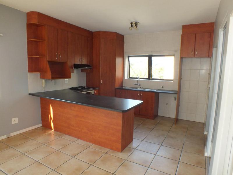 To Let 4 Bedroom Property for Rent in Van Riebeeckshof Western Cape